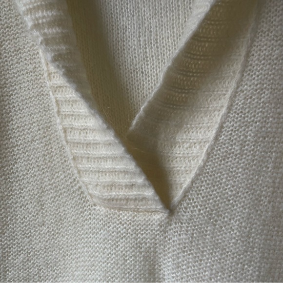 J.Crew sweater ❄️ - Picture 2 of 9